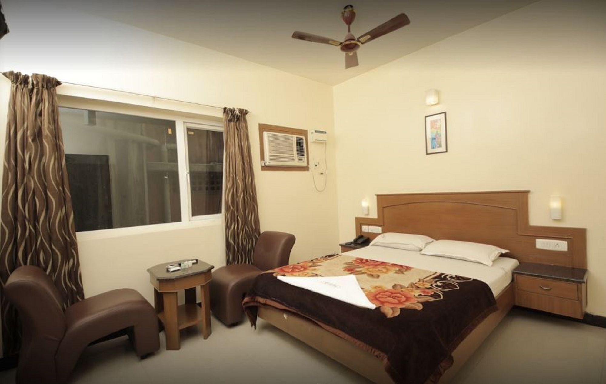 Krishna Inn Ченнаи Экстерьер фото